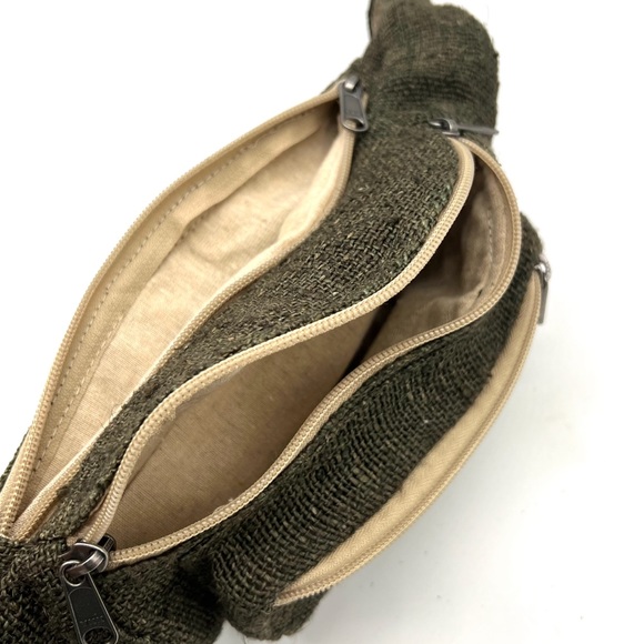 Sherpa Travel Hemp Fanny Pack Green - Picture 6 of 14